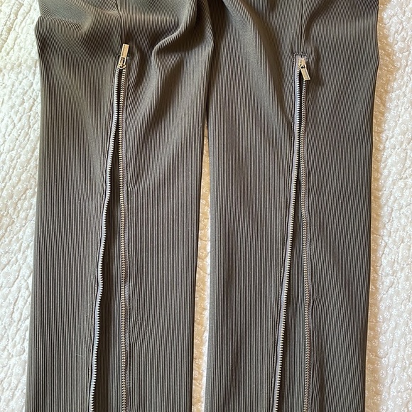 BCBG Leggings with Back Zips - Picture 6 of 7